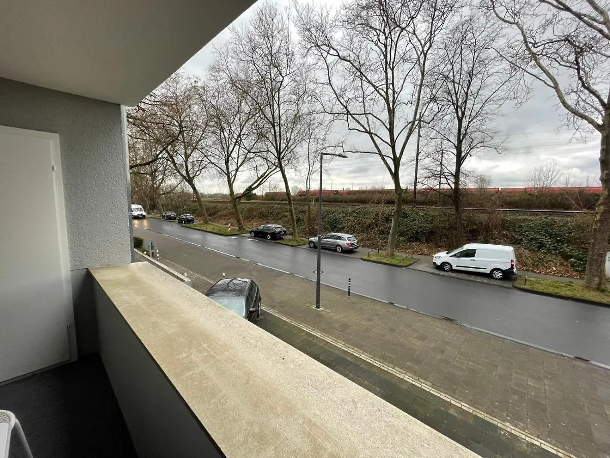 2 Zimmer Apartment Mobliert Zentrale Lage In Koln  Köln