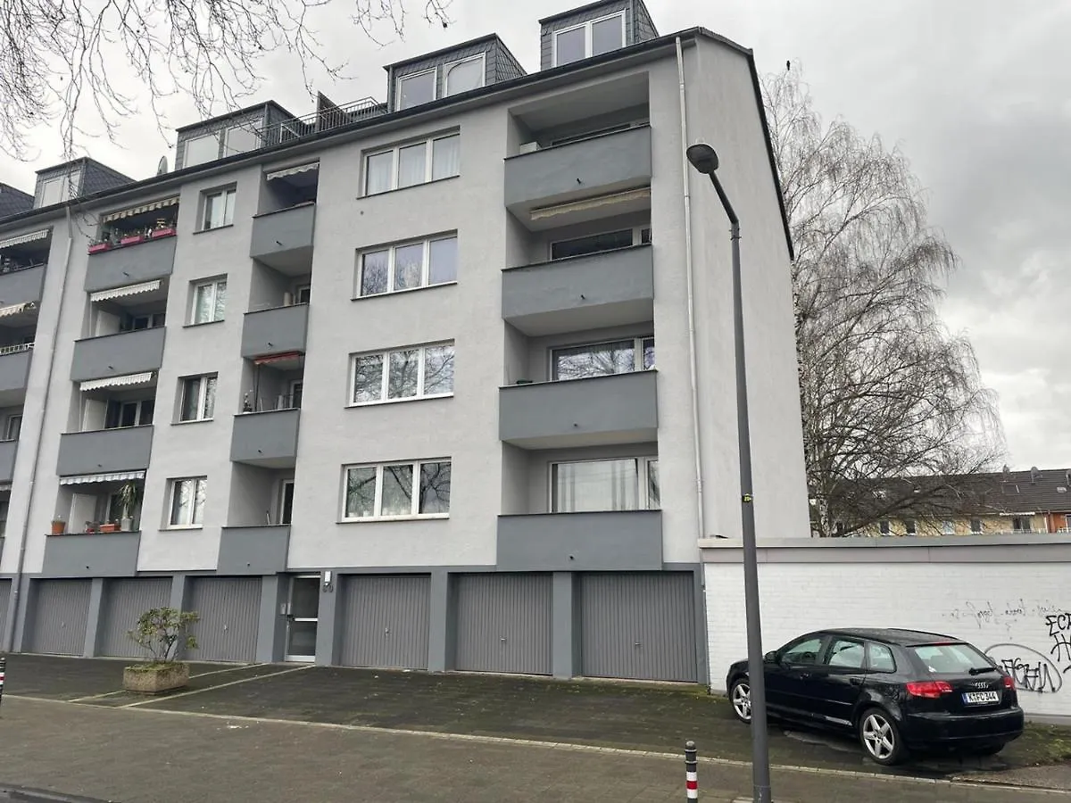 2 Zimmer Apartment Mobliert Zentrale Lage In Koln